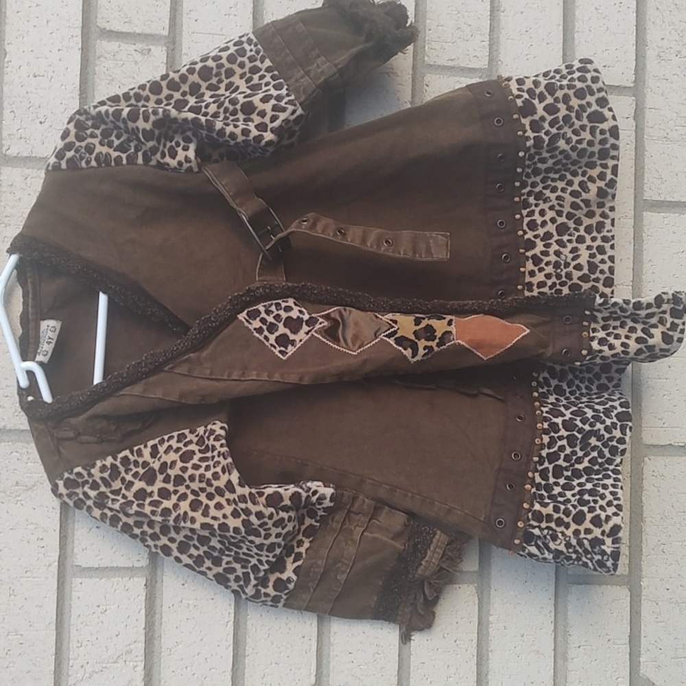 Leopard wrap jacket 🧥 - Picture 2 of 10